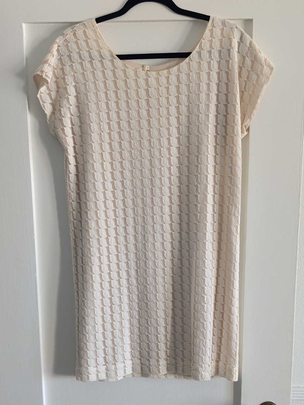 BCBGeneration Cream Cap-Sleeve Textured Shift Dress